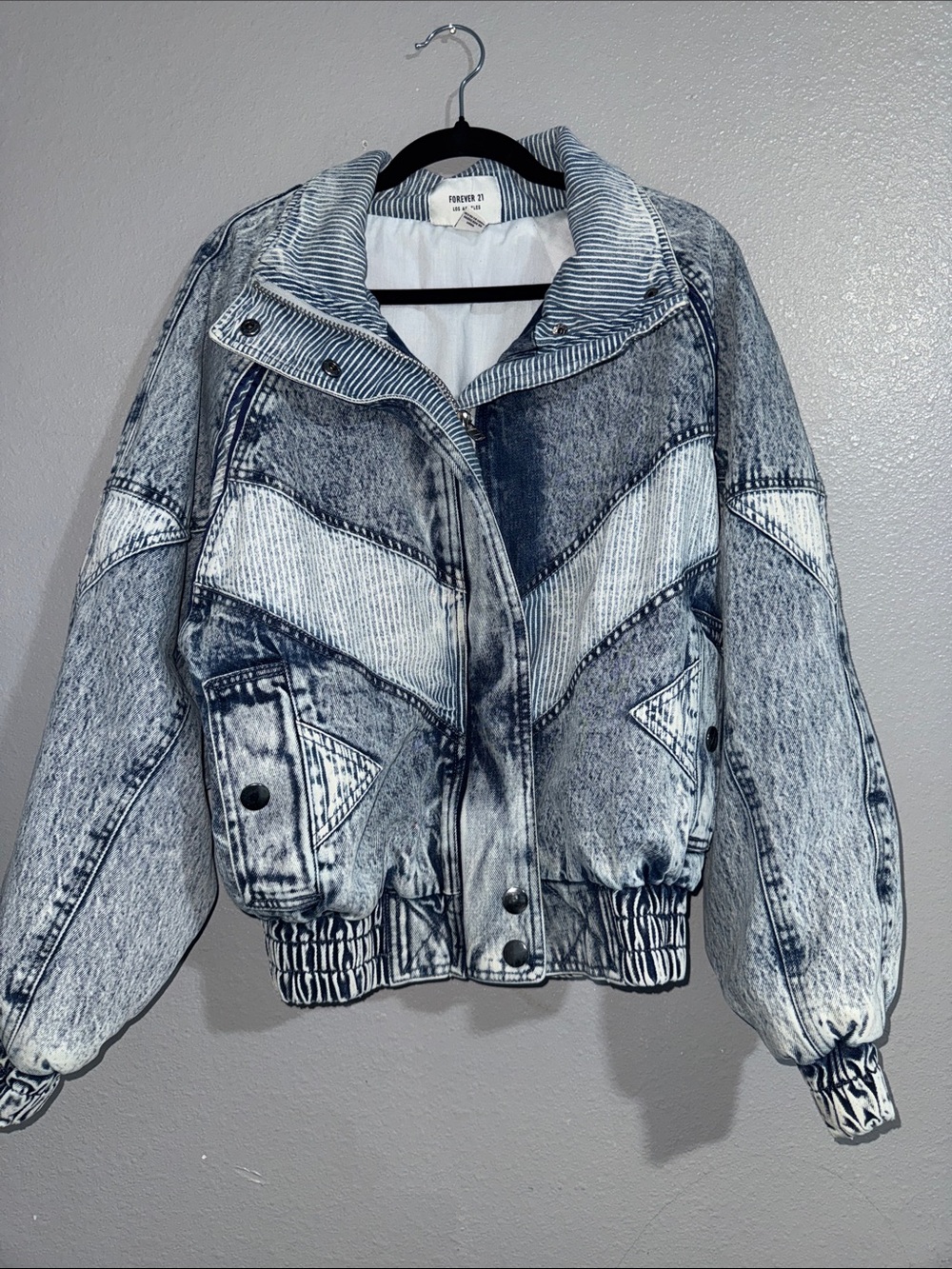 Forever 21 Acid-Wash Chevron Denim Jacket - Light Blue & White